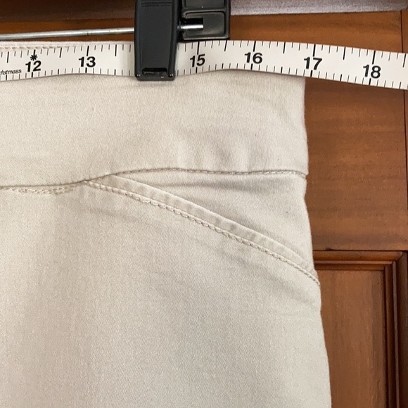 T & G Capris? Stretch, Tan, no pockets; - Picture 2 of 7